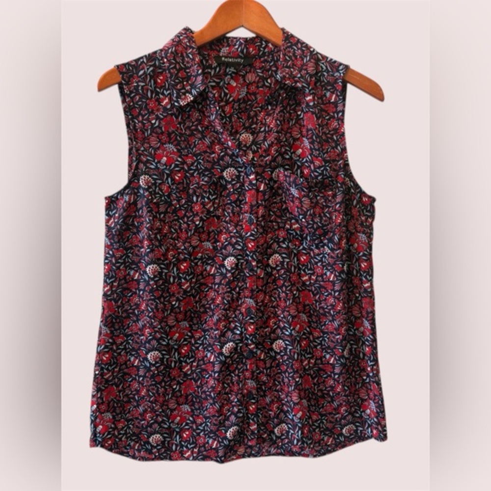 Women’s RELATIVITY Red Floral Blouse Size M